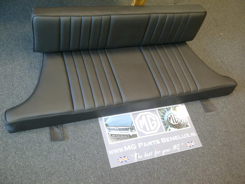 GT_achterbank_in_4f018a172adbe.jpg GT_achterbank_in_4f018a172adbe.jpg