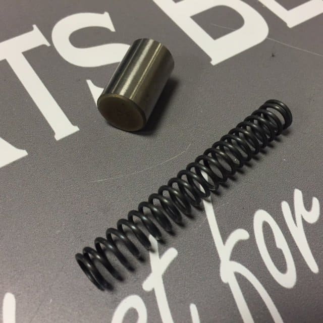 v8-oil-reliefspring-piston